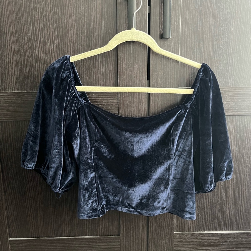 Abercrombie & Fitch Velvet Cropped Blouse Sz XL